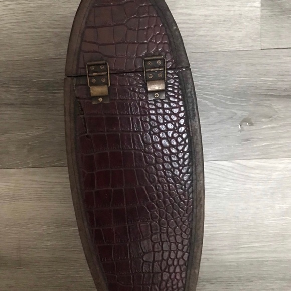 Black Friday Sale! $7 or 3 for $15.00.
Leather Wine Bottle Holder - Picture 4 of 6